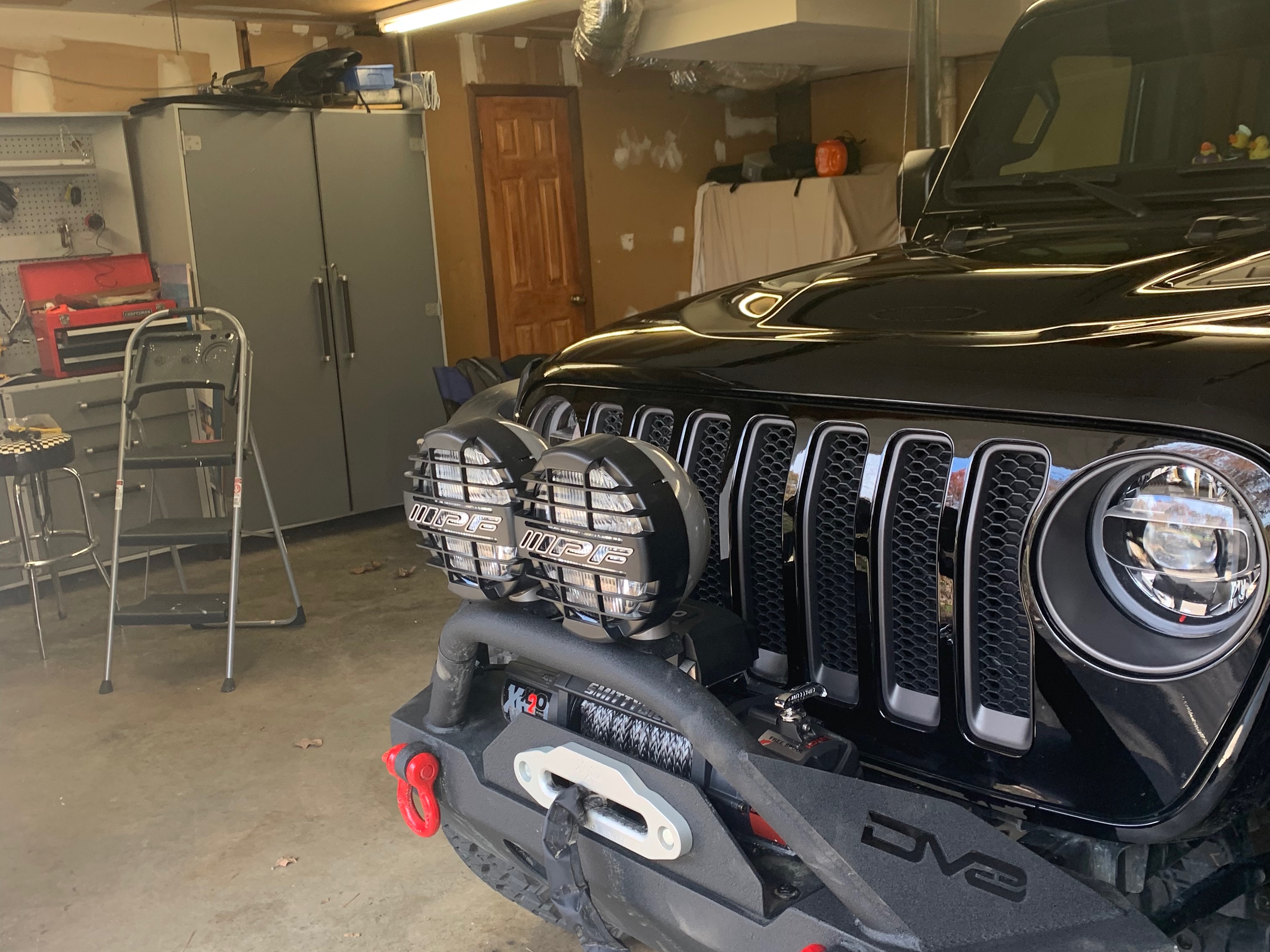 ARB Jeep Wrangler 8-Inch IPF 900XS Extreme Round Halogen Lights
