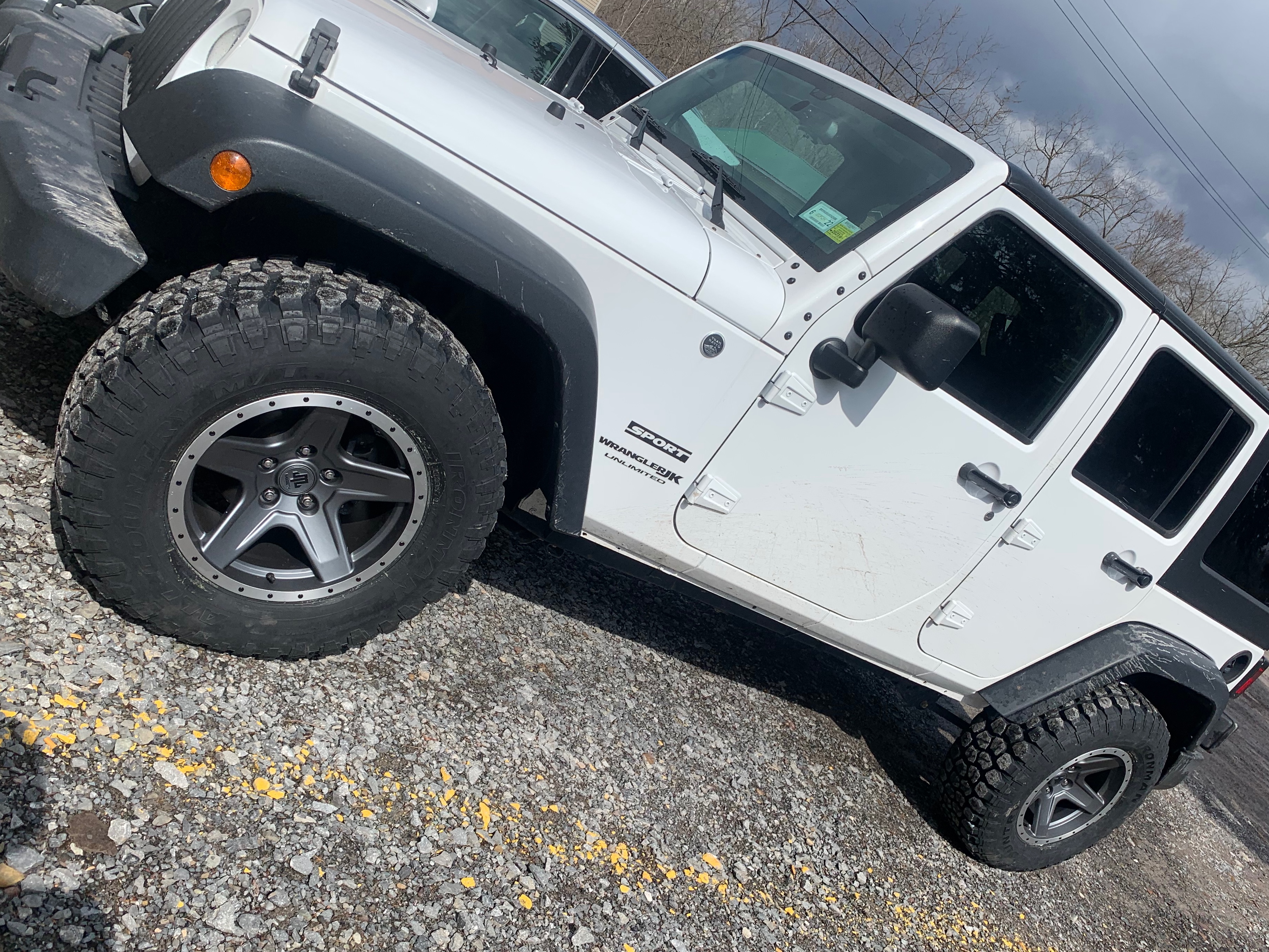 Fuel Wheels Jeep Wrangler Sledge Gloss and Matte Black Wheel; 18x9