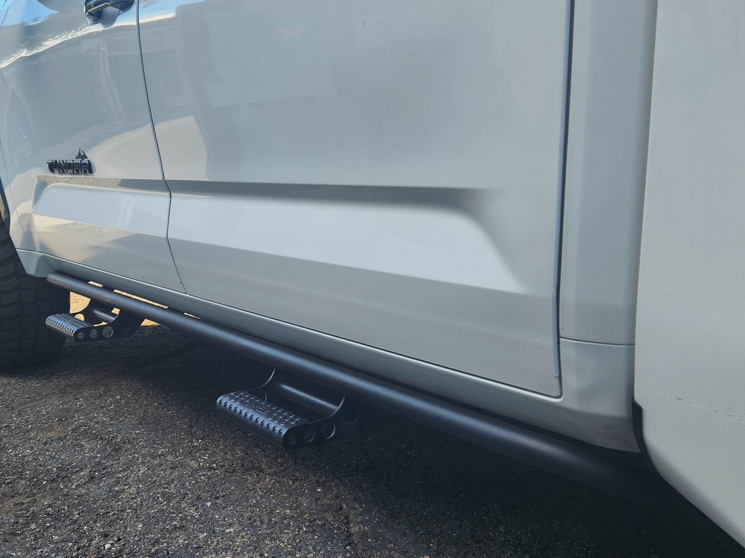 RT N-Fab Cab Length RKR Side Rails with Detachable Steps; Textured