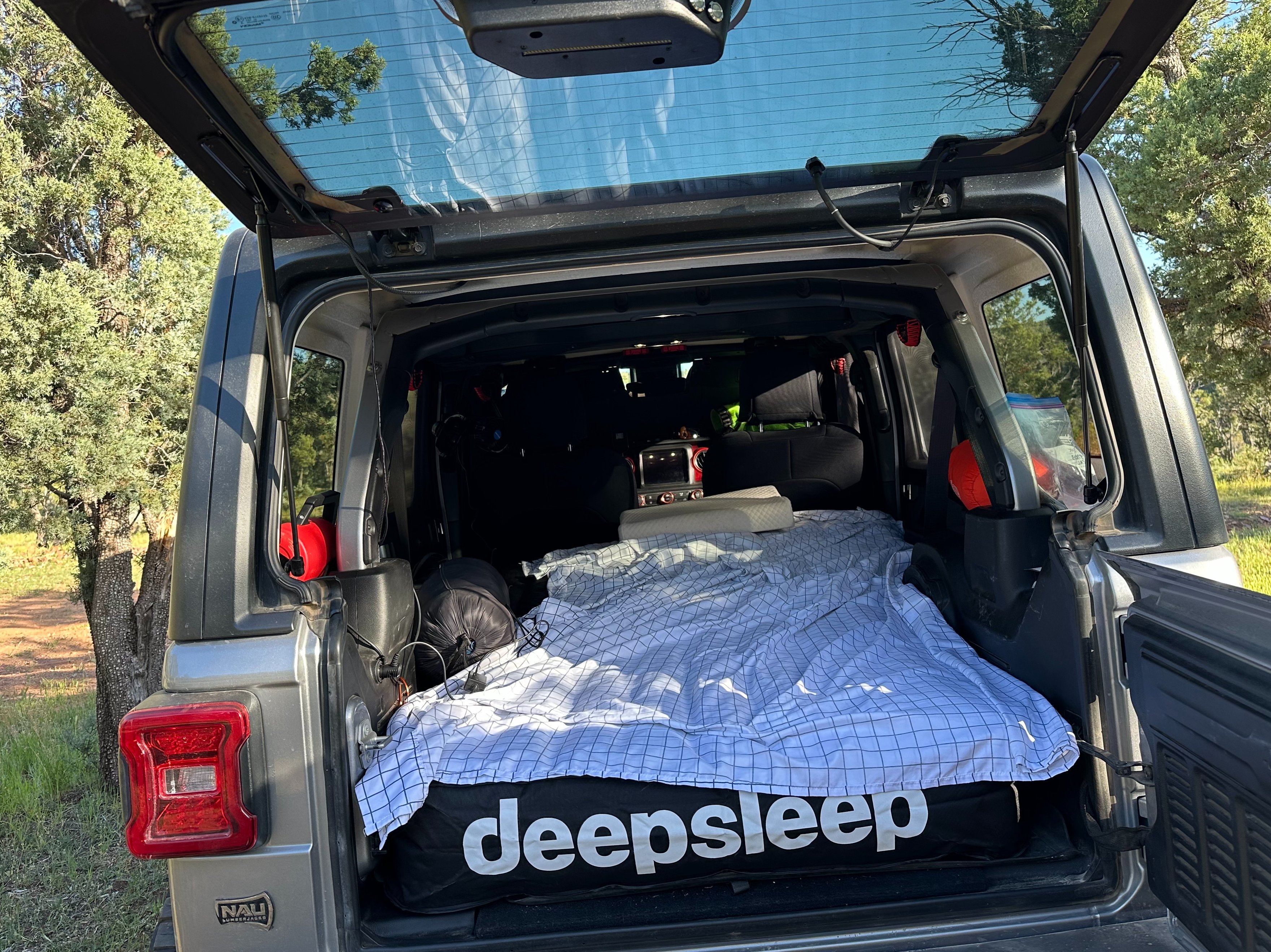 deepsleep Jeep Wrangler Air Mattress with Inflation Pump; Overland