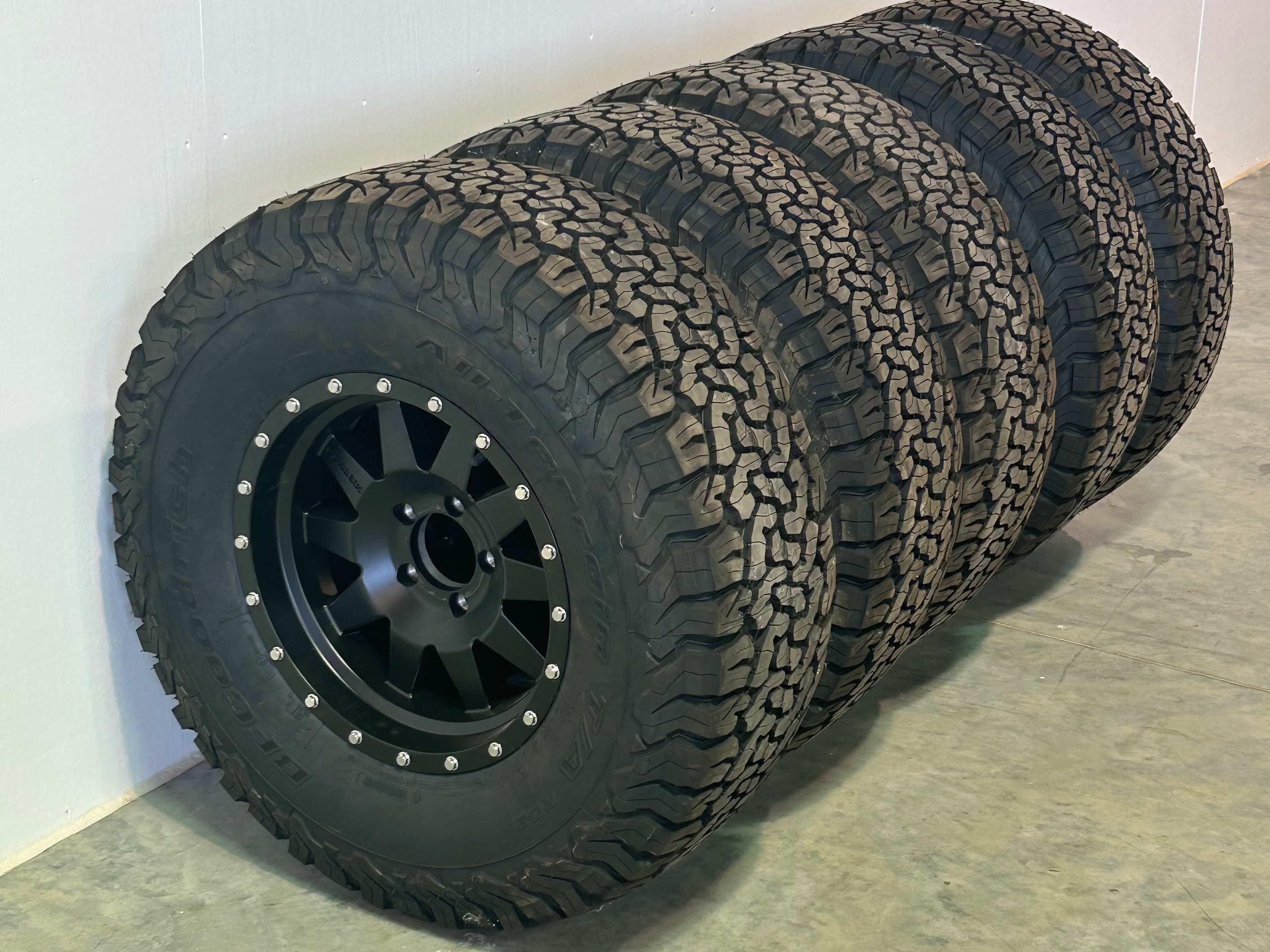 ロック「プロフィール必読」品 METHOD MR301 17×9J Method Race Wheels Jeep Wrangler MR301 The Standard Machined Wheel