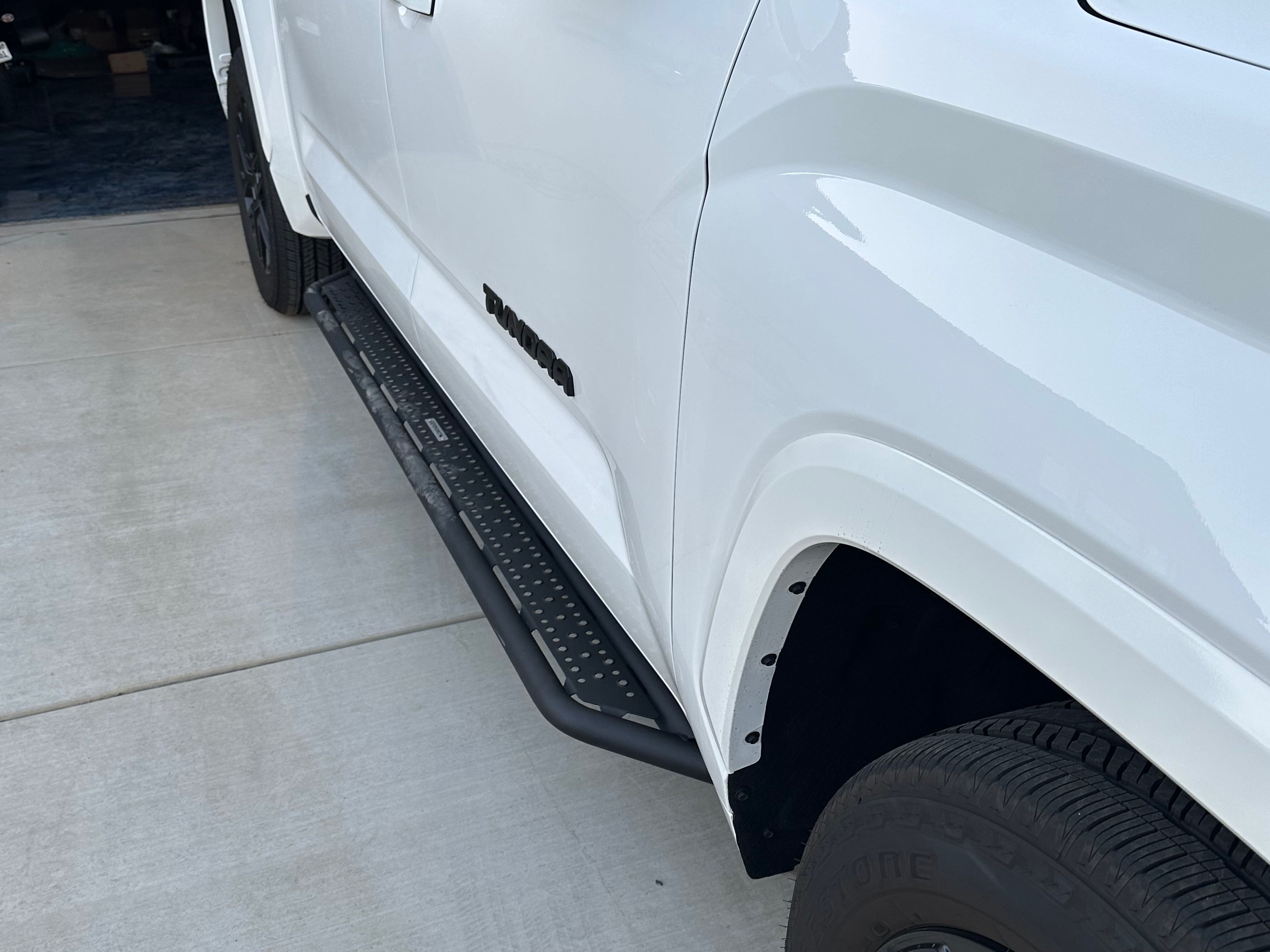 Go Rhino Tundra Dominator Xtreme D6 Side Step Bars; Textured Black