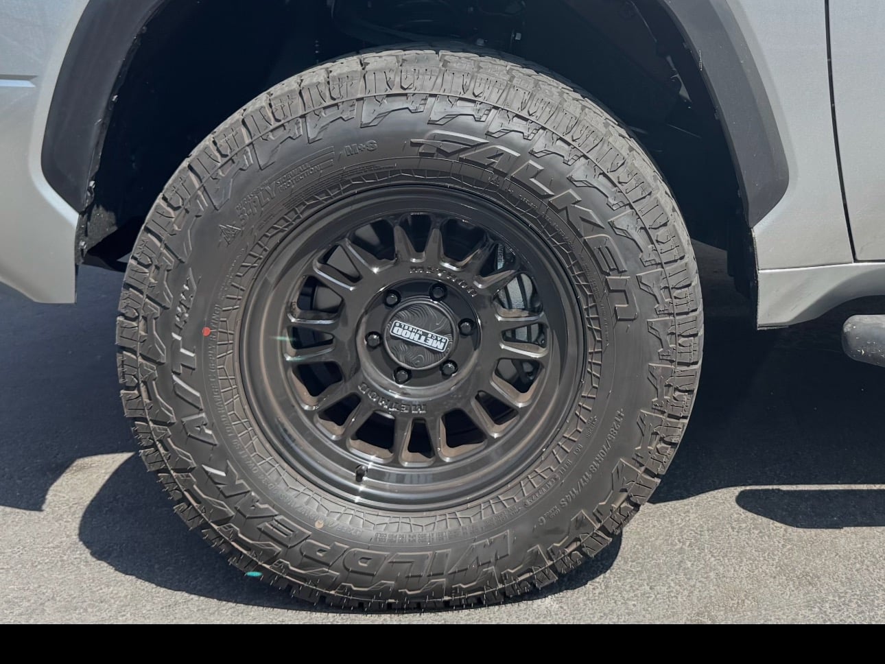 Method Race Wheels Tundra MR318 Gloss Black 6-Lug Wheel; 18x9