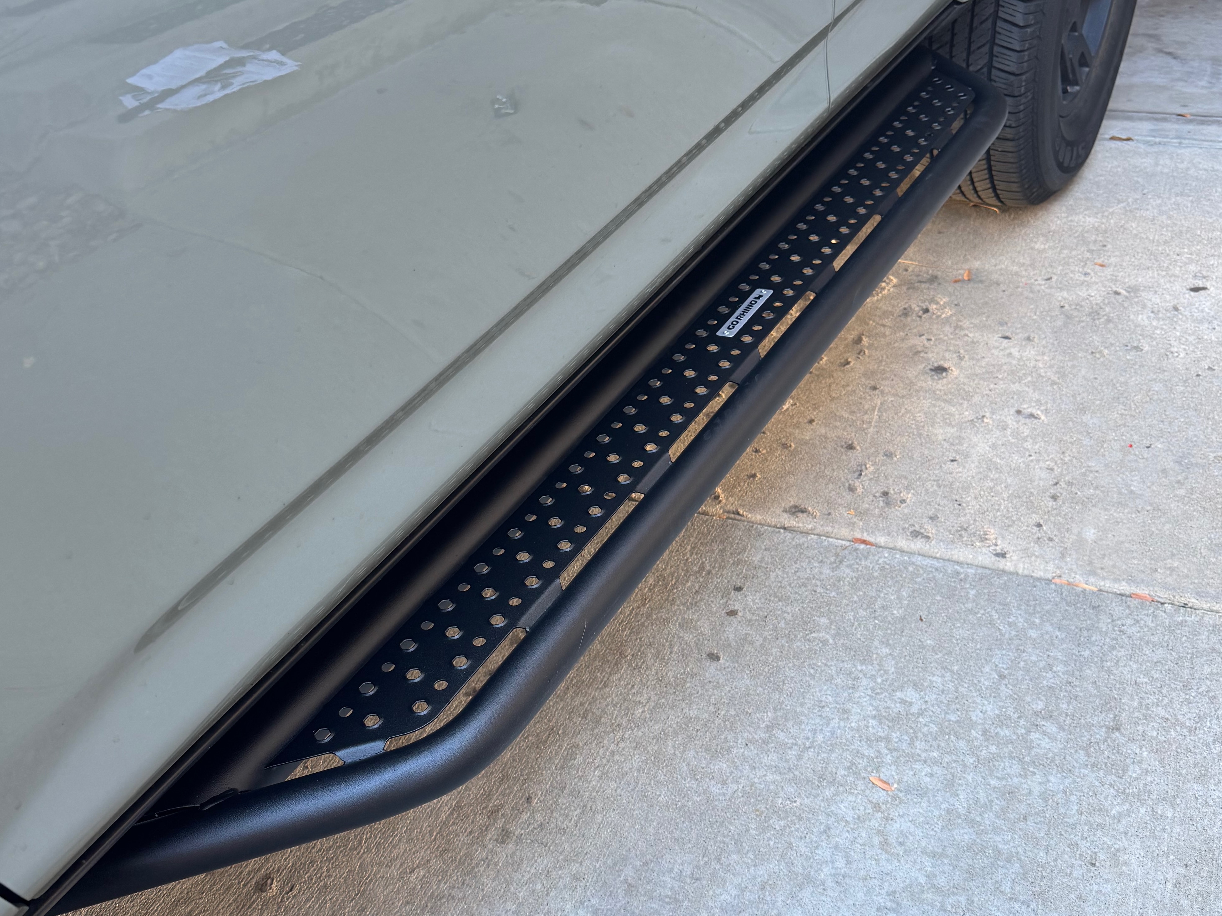Go Rhino Toyota 4-Runner Dominator Xtreme D6 Side Step Bars