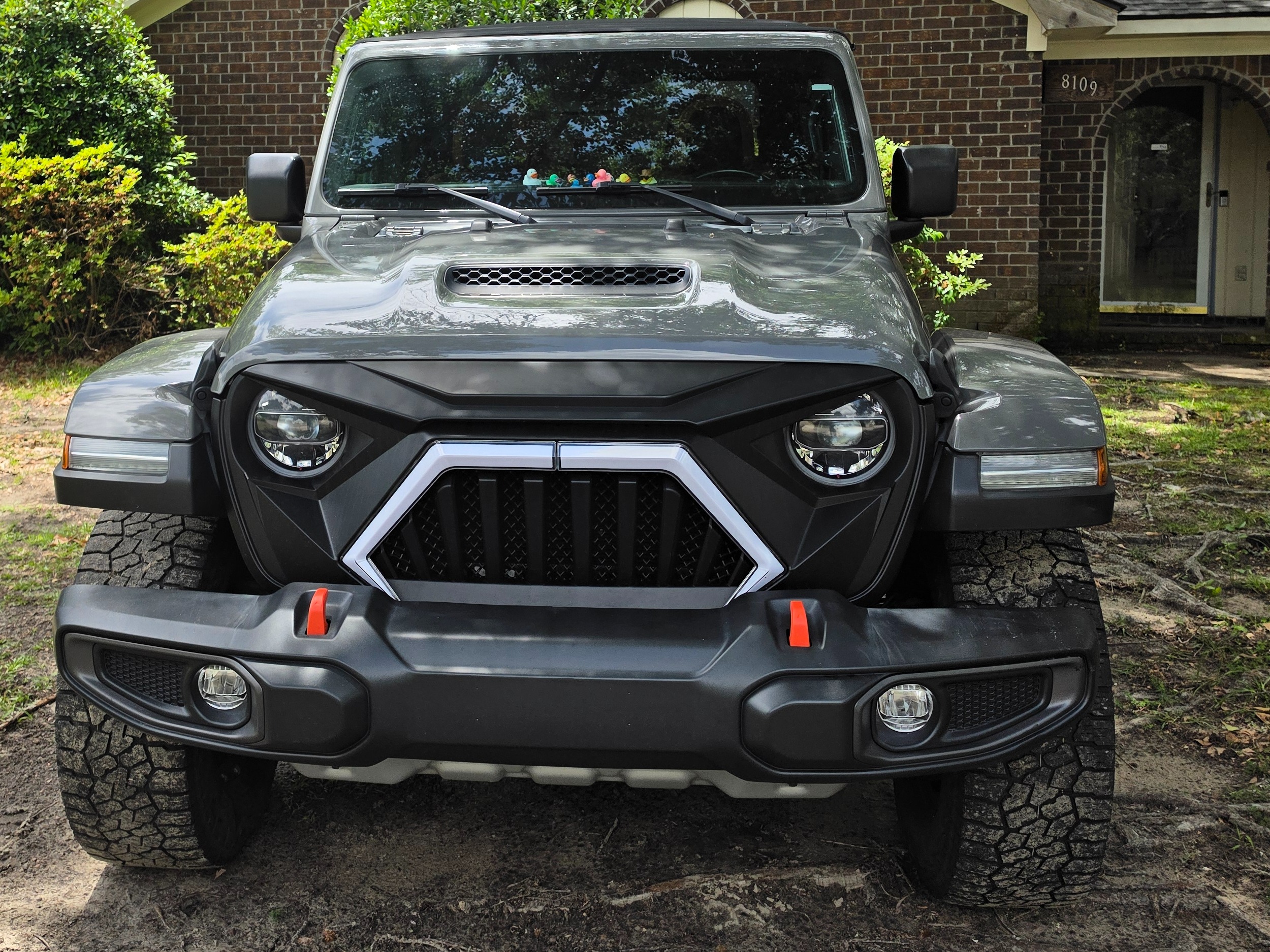 RGT136161車体+G55AMGボディ RTR 4WDクローラー LED付 American Modified Jeep Gladiator Goliath Grille with LED DRL and