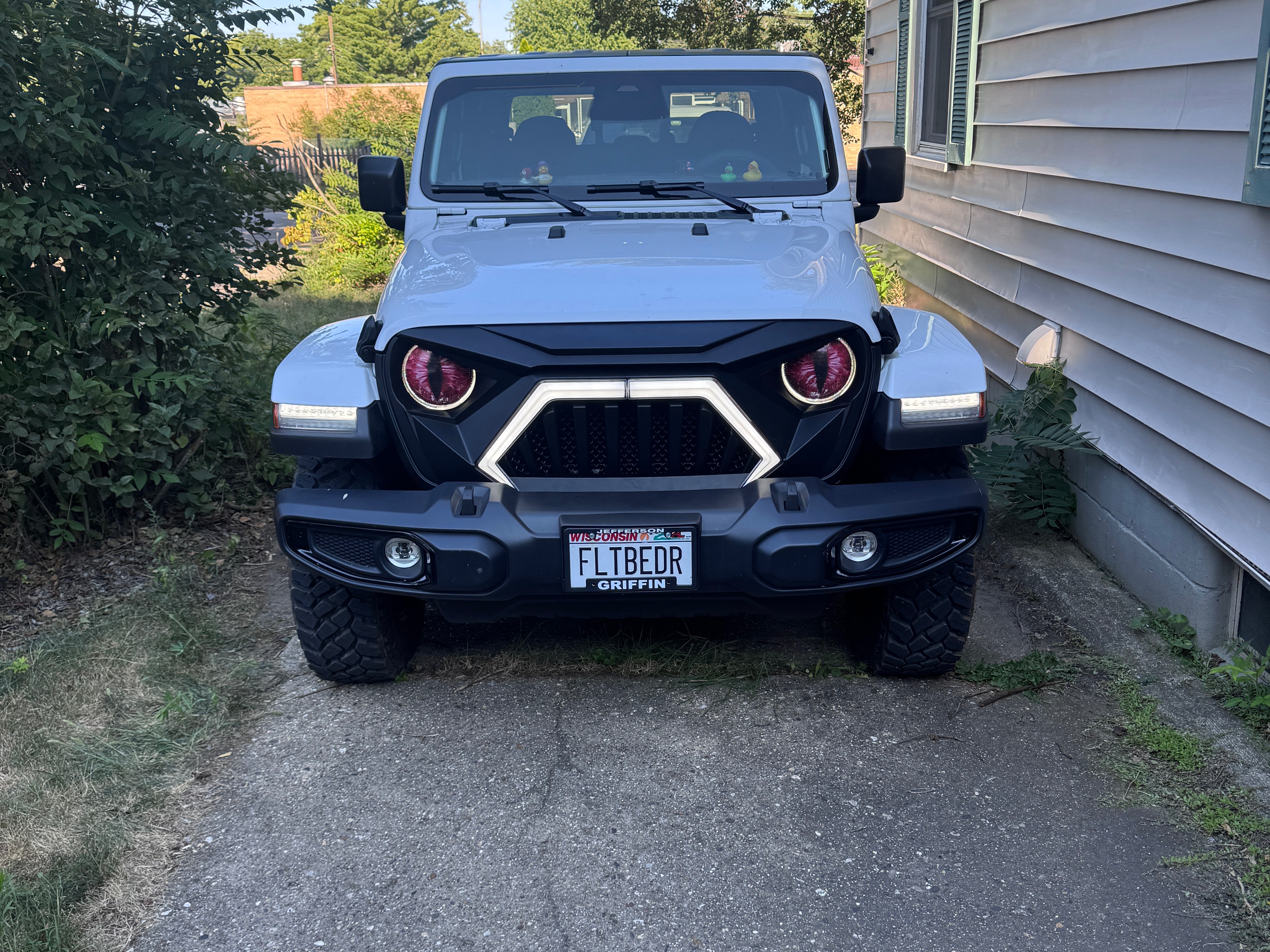 American Modified Jeep Gladiator Goliath Grille with LED DRL and