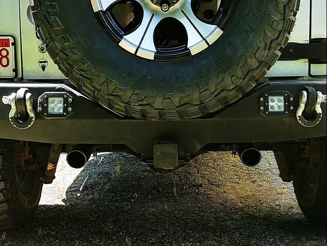 RedRock Dual Outlet AxleBack Exhaust with Black Tips (0718 Jeep