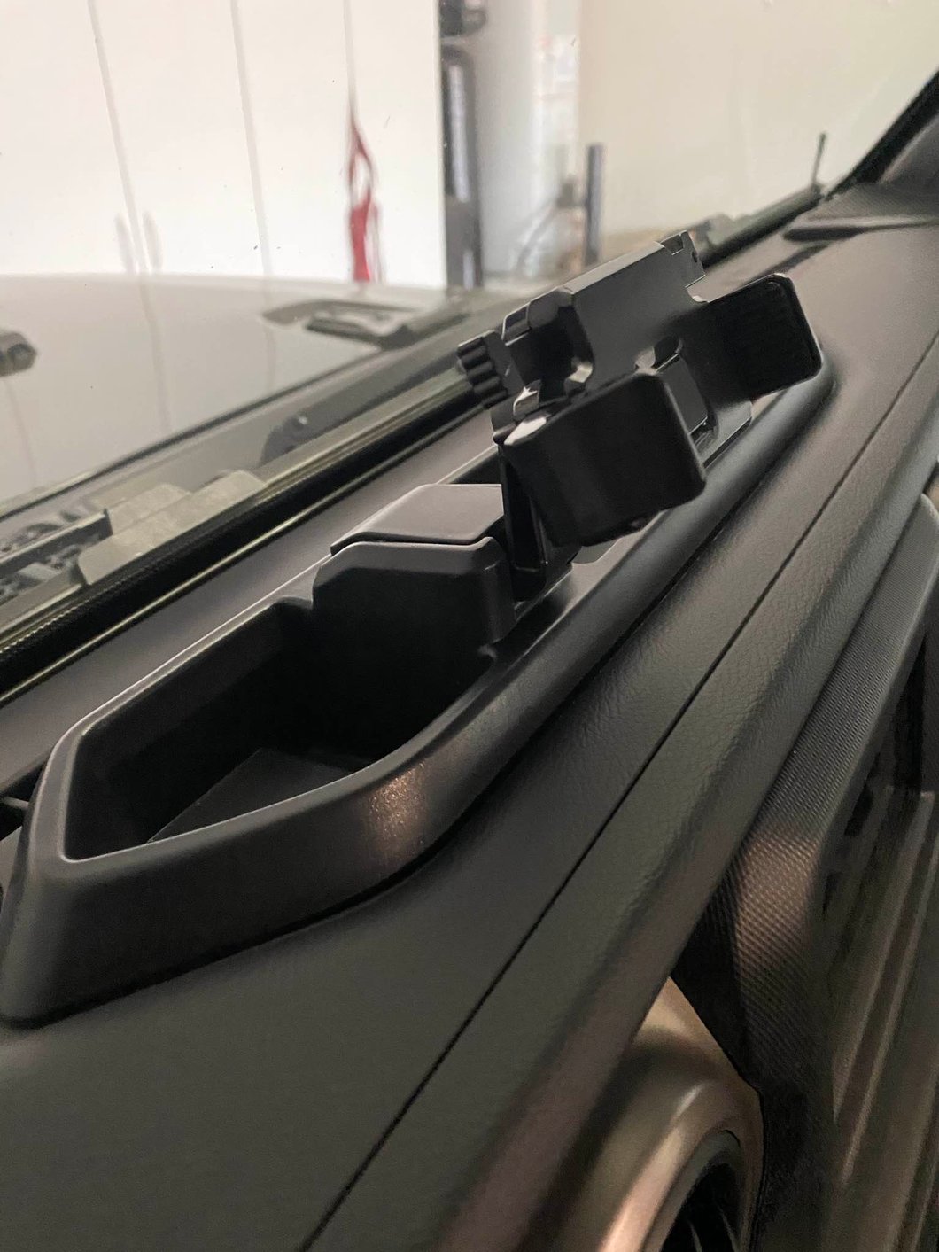 RedRock Dash Mounted Phone Holder with Storage Compartment (1824 Jeep