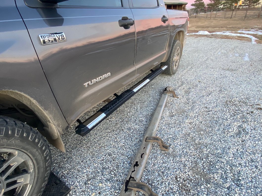 RedRock 5Inch Aluminum Side Step Bars (0721 Tundra CrewMax) RedRock