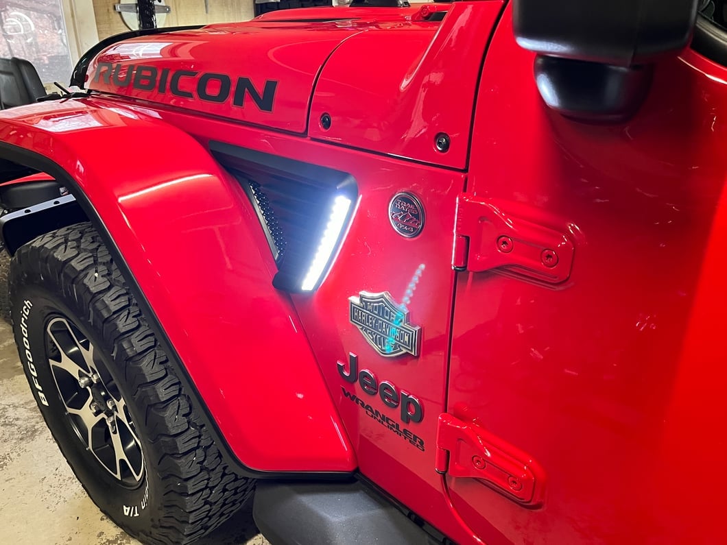Raxiom LED Fender Vent Lighting with DRL and Turn Signal (18