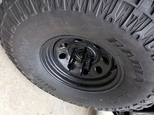 thumbnail image 2 of 23-Piece Black Spike Lug Nuts Set – 1/2-20 Thread, Acorn Bulge, Fits Jeep Wrangler TJ JK YJ 2 of 4