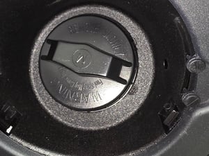 Omix-Ada Locking Gas Cap For Jeep CJ & Wrangler YJ (1977-1990